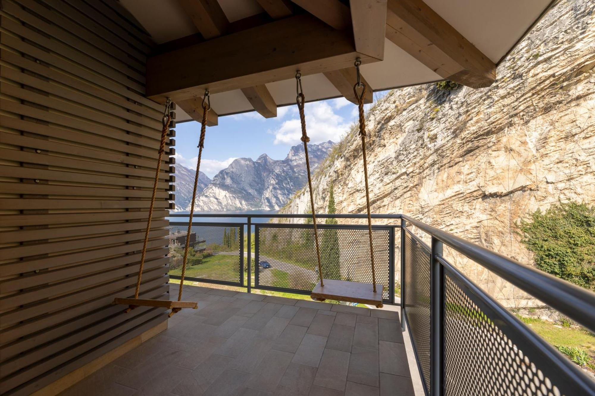 Hi Hotels Torbole - Pool & Spa Torbole Sul Garda Bagian luar foto
