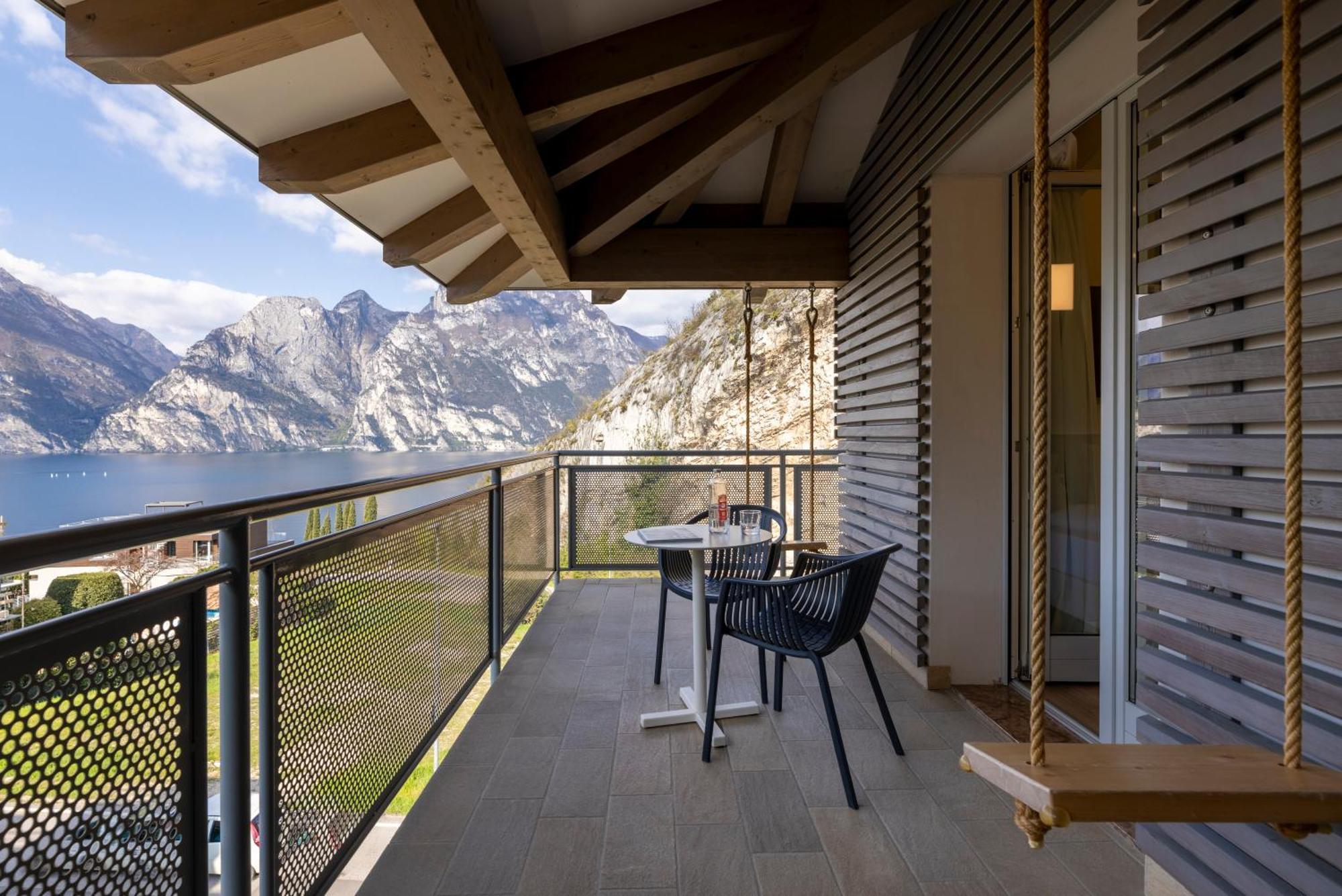 Hi Hotels Torbole - Pool & Spa Torbole Sul Garda Bagian luar foto