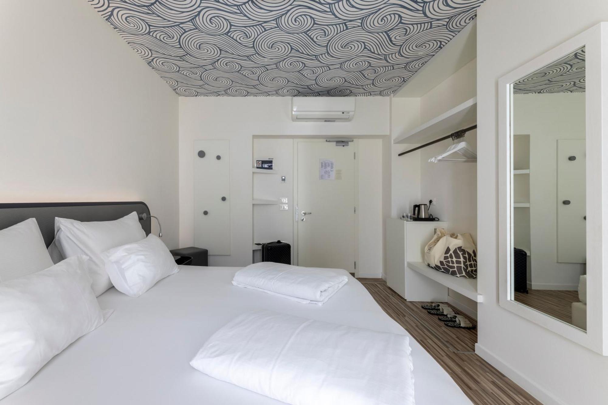 Hi Hotels Torbole - Pool & Spa Torbole Sul Garda Bagian luar foto
