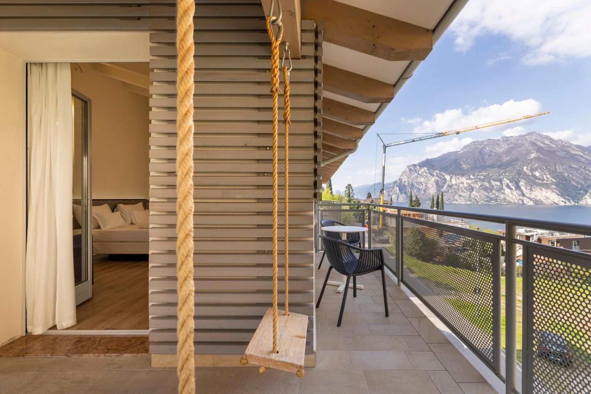 Hi Hotels Torbole - Pool & Spa Torbole Sul Garda Bagian luar foto
