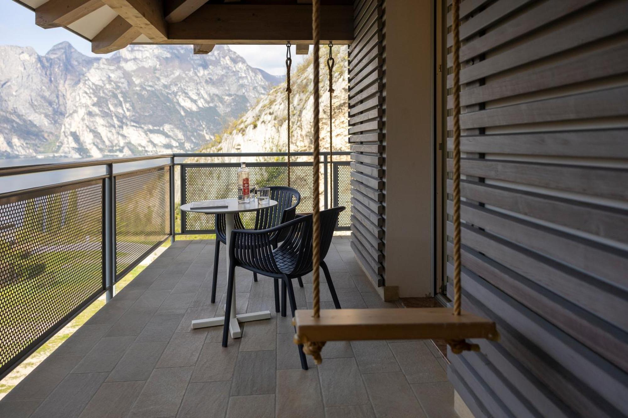 Hi Hotels Torbole - Pool & Spa Torbole Sul Garda Bagian luar foto