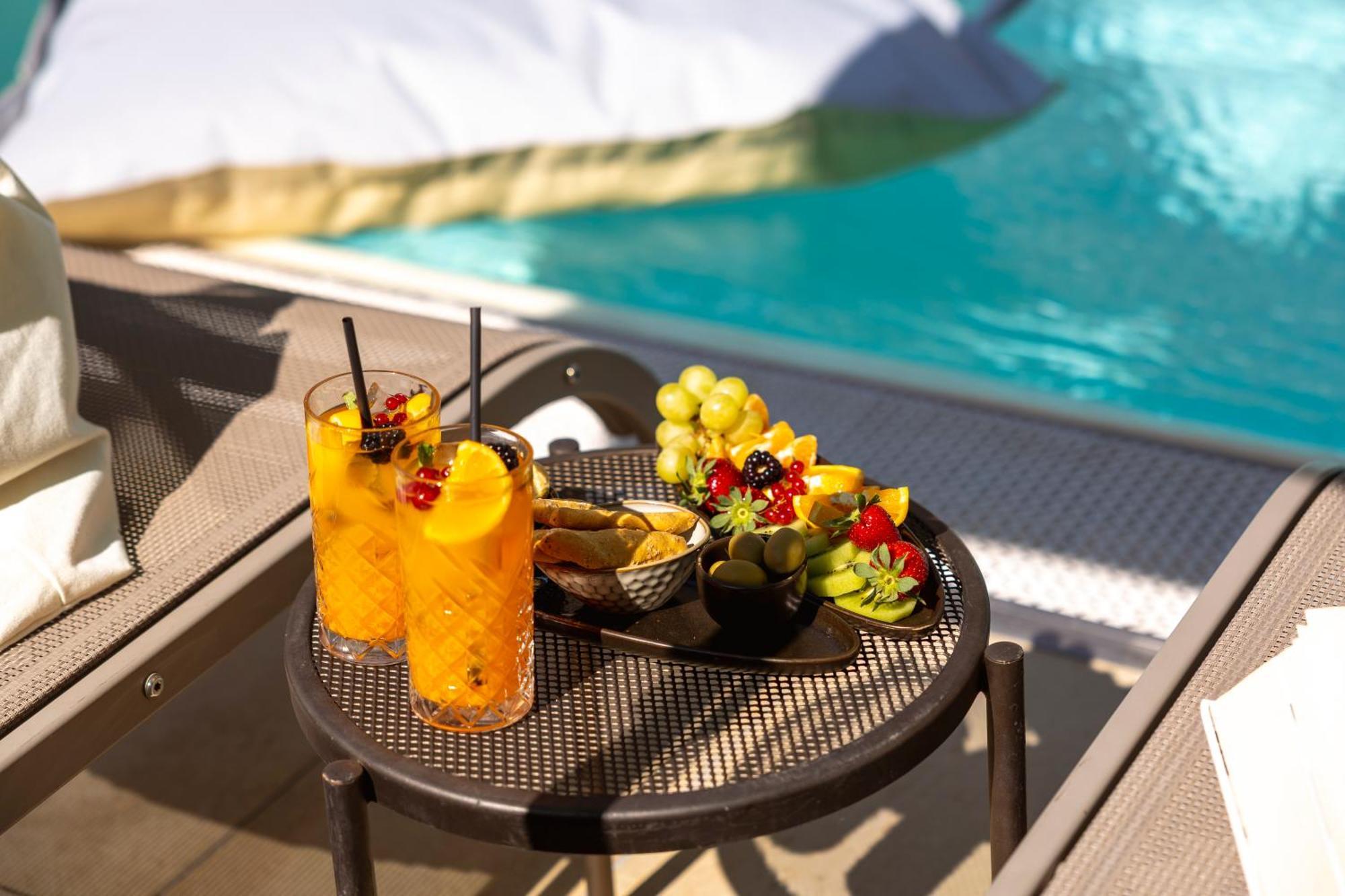 Hi Hotels Torbole - Pool & Spa Torbole Sul Garda Bagian luar foto